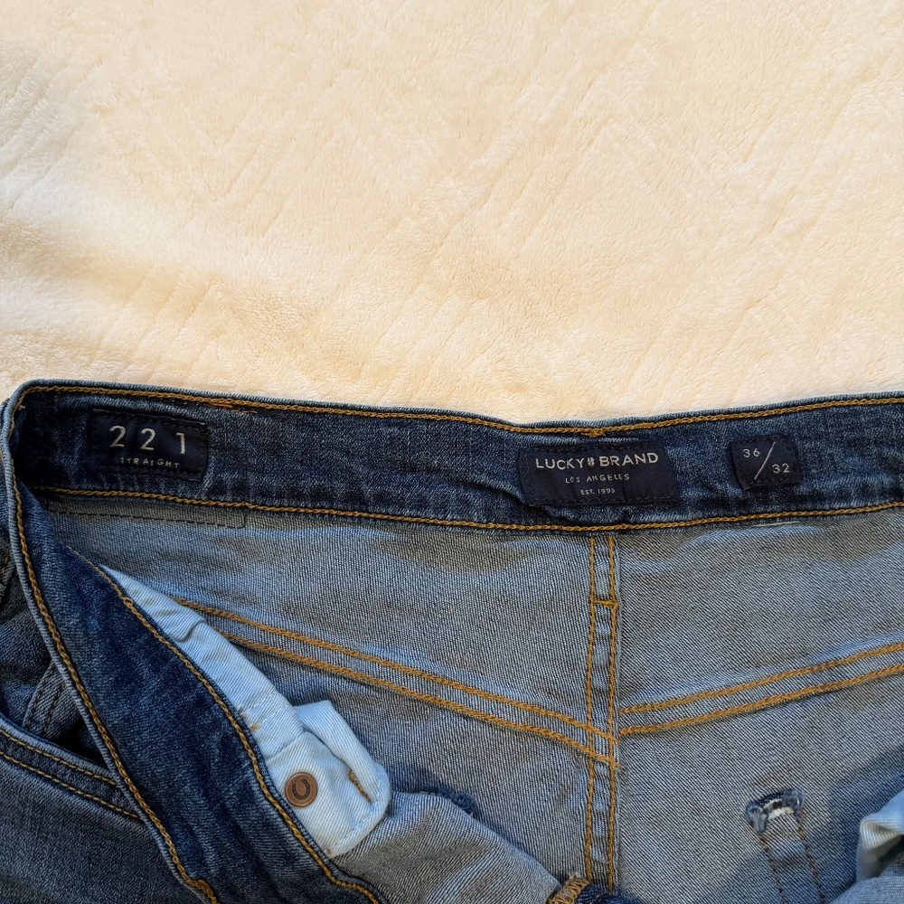 Lucky Brand Jeans - 221 Straight Size: 36W/32L - Picture 3 of 4